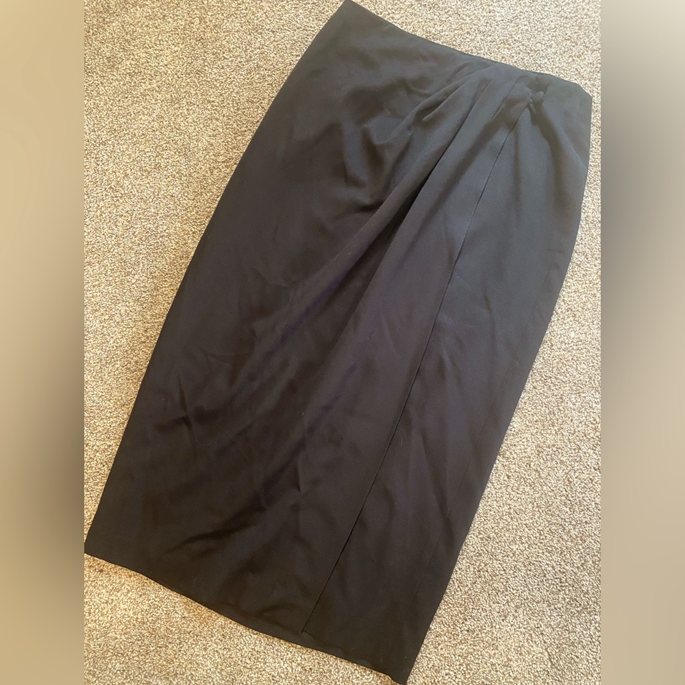 Vintage Ann Taylor Women’s Black 100% Wool Wrap Skirt size 14
